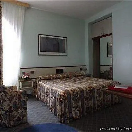 Maxim Hotel Bolonia