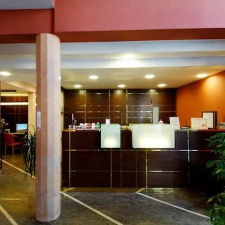 Maxim Hotel Bolonia