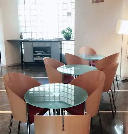 Maxim Hotel